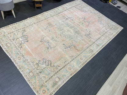 Distressed Antique Rug, Vintage rug,  Muted Persian 5.9 x 9.2 Rug, turkish Rug, Pink Oushak rug, Handmade Rug, Hand Knotted Rug,