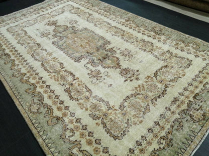 Vintage Persian Rug, Unique Motif Rug, 6x9 Persian Rug, Hand Knotted Rug, Eclectic Rug, Hand Made Rug, Living room  Rug Oriental Vintage Rug