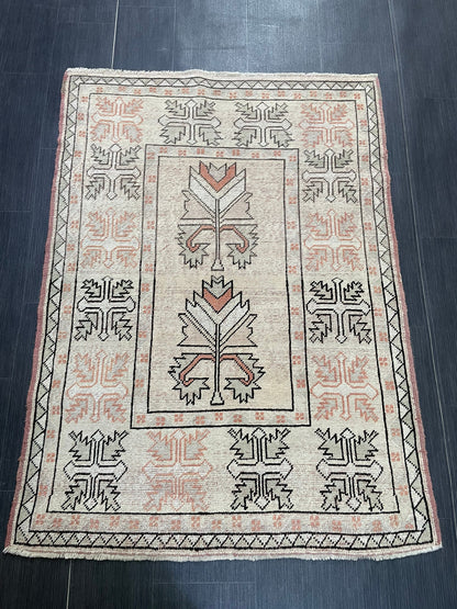 Vintage Rug, Oushak Rug, Wool Handmade  3.5 x 4.9 Rug, Persian Rug, Turkish Rug, Hand Knotted Wool Rug