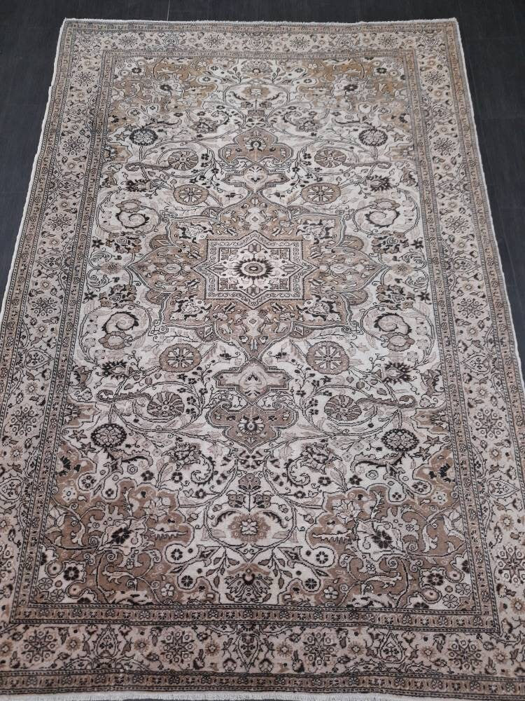 Neutral Rugs 6.4 x 9.4 Vintage Neutral Rug Muted Oushak Rug Rustic Persian Rug Turkish Rug Fine Hand Knotted Wool rug Vintage Oriental Rug