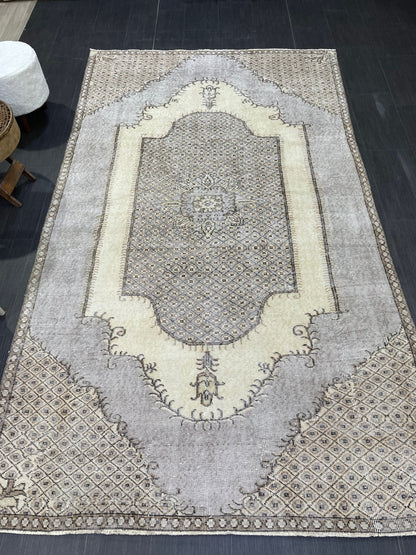 Handmade Vintage Rug, Turkish 5.2 x 9 Rug, Muted Hand Knotted Wool Rug, Handmade Rug, Antique Rug,