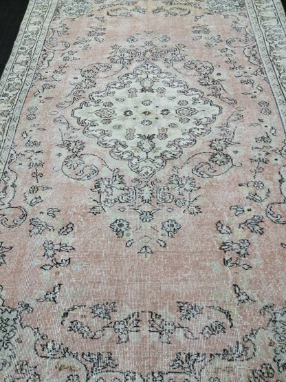Soft Pink Vintage Turkish Rug 5.2 x 8.9 Vintage Persian Rug Muted Oriental Rug Wool Oushak Rug Hand Made Rugs Vintage Turkish