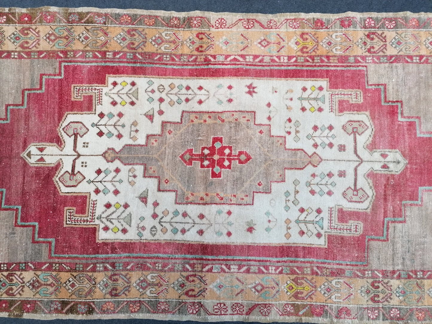 Oushak turkish rug, vintage turkish rug,oushak vintage rug 8'5x3'10