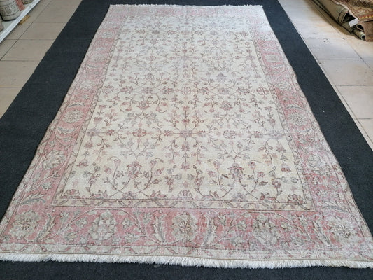 8'x5'11 vintage turkish rug, muted distressed vintage rug, oushak rug, pink tone colors rug, pastel colors rug, faded vintage rug