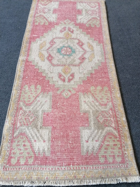 Small hand made rug, woll rug, turkısh rug, vıntage rug 3'6x1'6