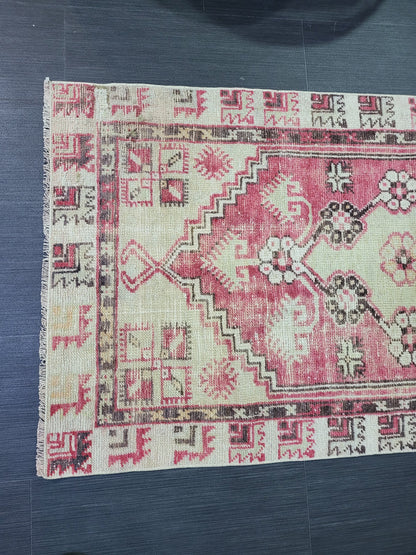 Vintage Oushak Rug, Vintage Persian 2.6 x 4.10 Rug, Wool Oushak Rug, Handmade Rugs, Vintage Turkish Rug, Hand Knotted Rug