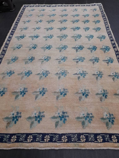 Muted OUSHAK RUG 5.5 x 9.2 Muted Vintage Rug Fun Oriental Rug Distressed Wool Oushak Rug Hand Made Rugs Vintage Turkish Rug 6x9 Persian rug