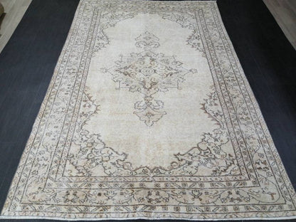 Neutral Vintage Turkish Rug 5.5 x 8.4 Neutral Vintage Persian Rug Muted Vintage Rug Wool Oushak Rug Hand Made Rugs Vintage Turkish