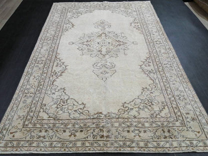 Neutral Vintage Turkish Rug 5.5 x 8.4 Neutral Vintage Persian Rug Muted Vintage Rug Wool Oushak Rug Hand Made Rugs Vintage Turkish