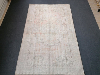 Distressed vintage rug 5'8x9 muted hand made rug, faded antique rug, rustic rug, floral rug turkish rug farmhouse rug,vintage rug, wool rug