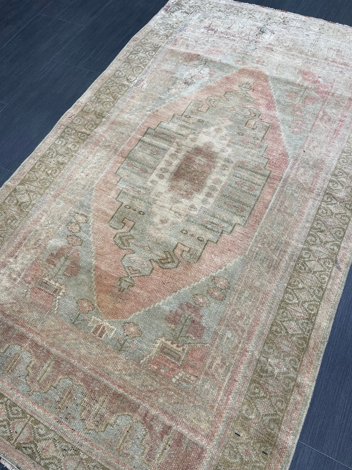 Vintage Handmade Rug Muted  3.2 x 5.6 Vintage Rug Wool Oushak Rug Distressed Rugs Vintage Turkish Rug Living Room Rug