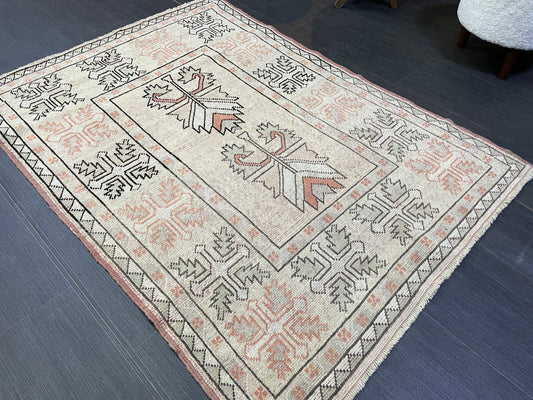 Vintage Rug, Oushak Rug, Wool Handmade  3.5 x 4.9 Rug, Persian Rug, Turkish Rug, Hand Knotted Wool Rug
