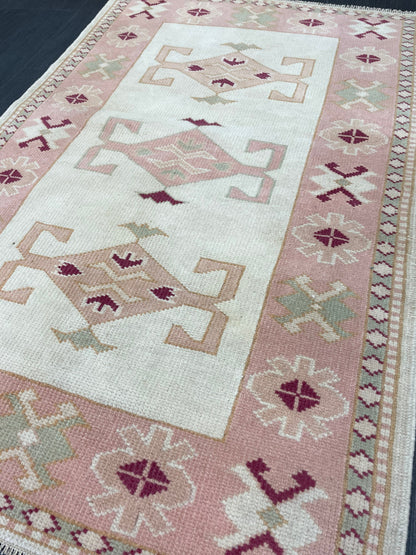 Vintage Rug 2.7 x 4.2 Natural Wool Handmade Rug, Oushak Rug, Rustic Rug, Pink Rug, Turkish Rug, Farmhouse Rug, Vintage Rug, Wool rug
