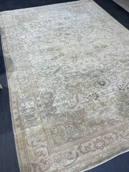 Fine Hand Knotted Rug, Vintage 6.5 x 9.4 Rug, Persian Rug, Turkish Rug, Oushak Rug, Handmade Rug, Rustic Rug, Wool Rug, Wholesalerug