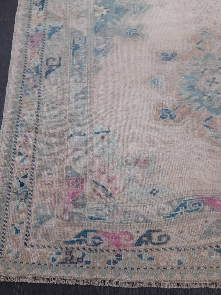 Muted OUSHAK RUG TURKISH Oushak Neutral Rug Vintage 4.7 x 8.9 Rug Wool Large Rug Hand Made Rugs Vintage Turkish Rug Vintage Living room rug