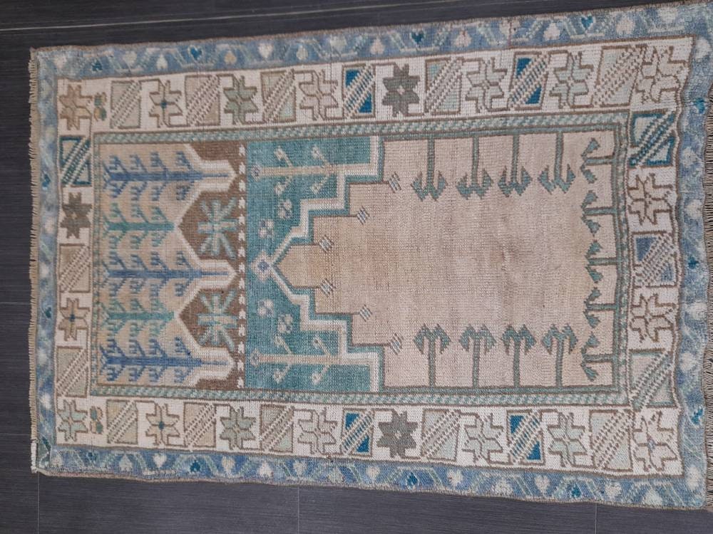 Muted Vintage Rug Muted Turkish 2.6 x 3.8 Rug Oushak Rug, Rustic Rug, Muted Rug, Vintage Turkish Rug, Farmhouse Rug, Vintage Rug, Wool rug