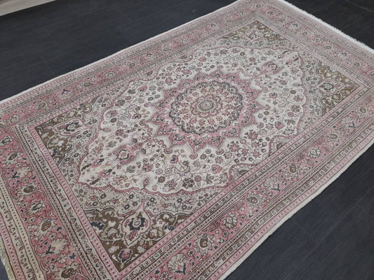 Muted Persian RUG Muted Vintage 4.3 x 7 Rug Vintage Rug Fine Knotted Rug Pink Wool Oushak Rug Hand Made Rugs Vintage Turkish Rug Elegant Rug