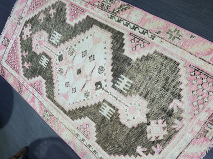 Hand Knotted Rug,  Handmade Rug, Oushak 2.5 x 4 Rug,  Natural Wool Rug, Oriental Rug , Turkish Rug, Farmhouse Rug, Vintage Persian rug