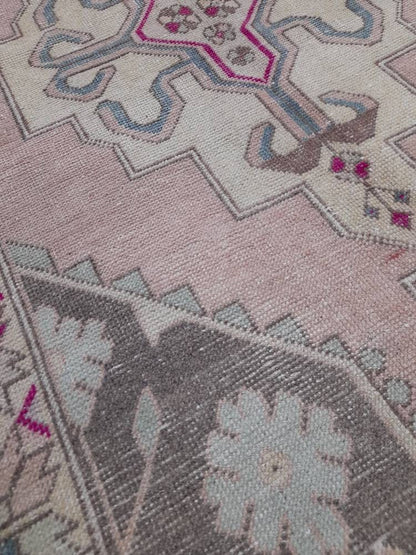 Vintage Rug TURKISH HAND MADE Rug Vintage Turkish 4 x 6m8 Rug Oushak Rug  Turkish Oushak Rug, Vintage Oushak Rug, Muted Wool Rug
