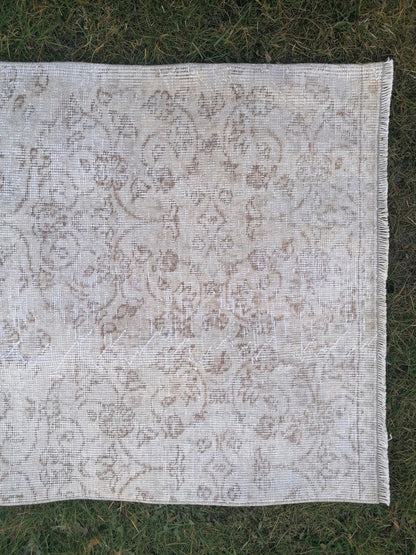 Faded turkish runner 9'x2'8 muted turkish runner, runner rug, kitchen runner, vintage runner rug