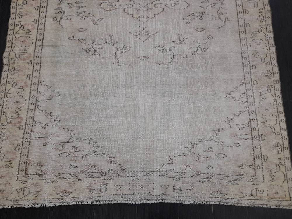 Neutral Rug 6.2 x 9.2 Muted Vintage Rug , Muted Oushak Rug, Rustic Rug, Turkish Rug, Farmhouse Rug, Distressed Wool rug Antique Rug Natural