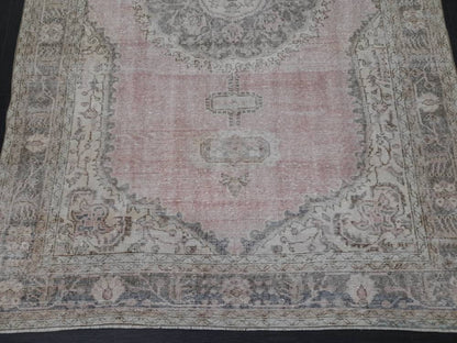 Vintage Persian Rug Unique Motif Rug 6 x 9.5 ft Persian Rug Vintage Hand Knotted Rug Eclectic Rug Hand Made Rug  Living room Rug Turkish rug