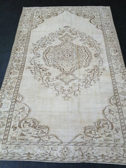 Neutral Wool Rug 5.7 x 9 Neutral Hand Made Rug, Neutral Oushak Rug, Rustic Rug, Turkish Rug, Farmhouse Rug, Vintage Rug 6x9 Neutral rug
