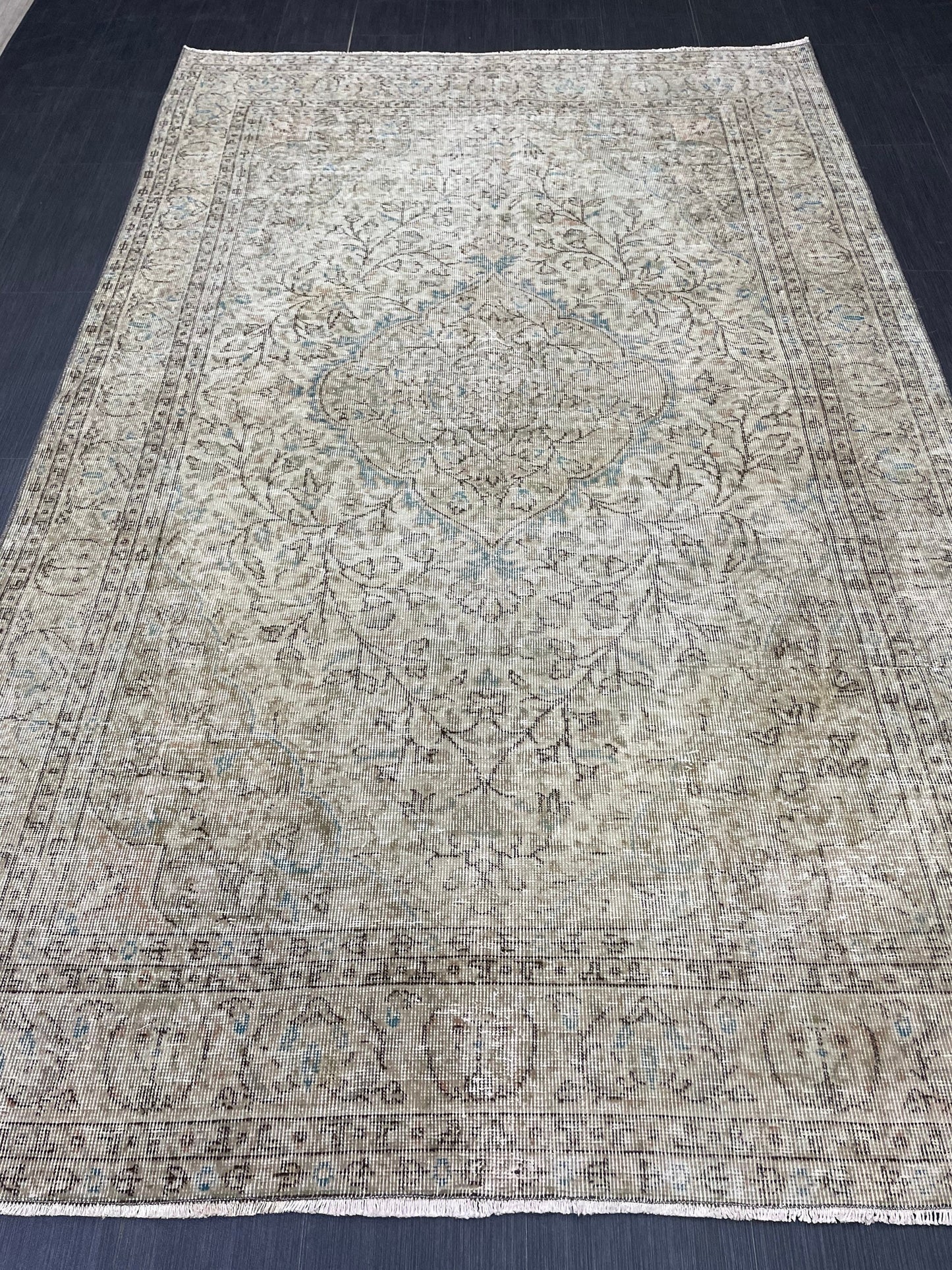 Handmade Oushak Rug Vintage 5.6 x 8.9 Rug Farmhouse Rug Wool Pile Rug Rustic Rug Wool Bohemian Rug Vintage Turkish Rug Natural Rug Muted Rug