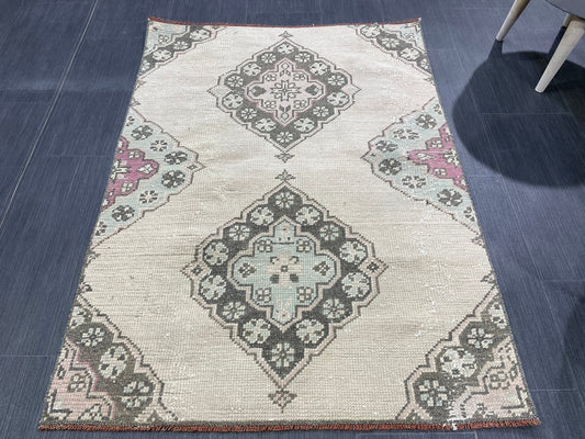 Quality Handmade Rug, 2.8 x 4 Rug, Oushak Rug, Bohemian Rug, Hand Knotted , Turkish Rug, Farmhouse Rug, Vintage Rug, Wool rug