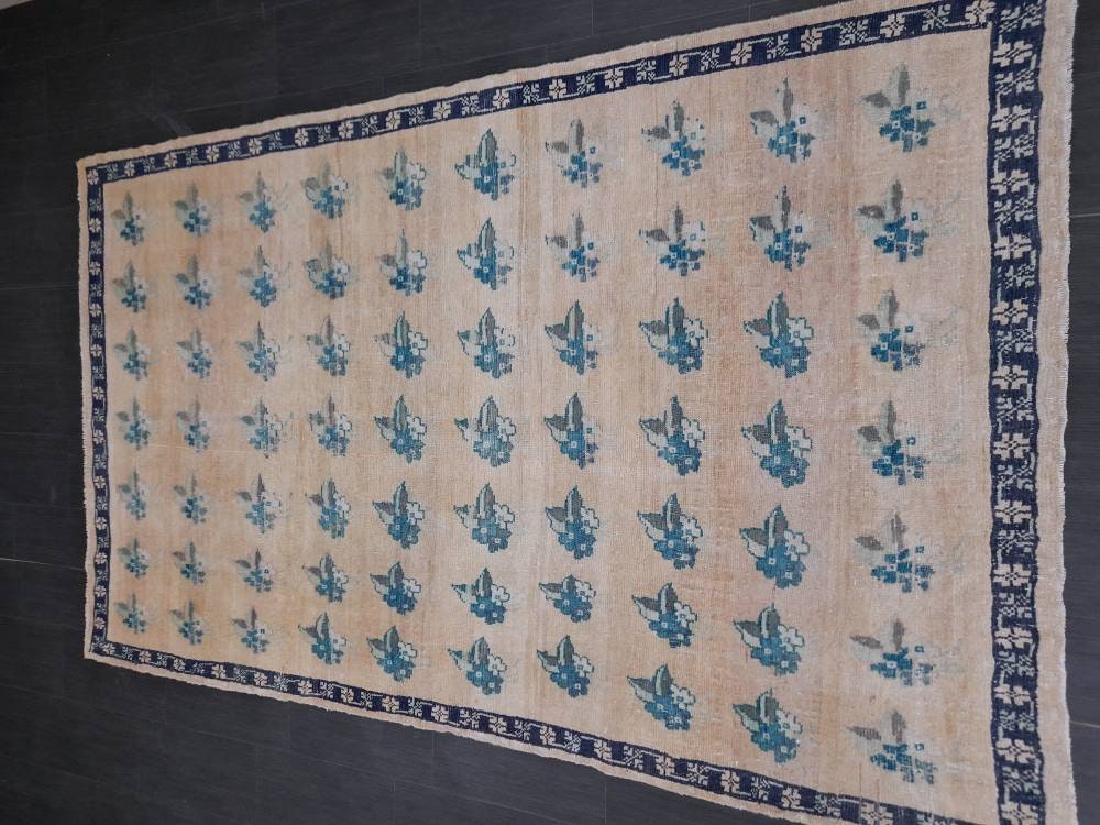 Muted OUSHAK RUG 5.5 x 9.2 Muted Vintage Rug Fun Oriental Rug Distressed Wool Oushak Rug Hand Made Rugs Vintage Turkish Rug 6x9 Persian rug