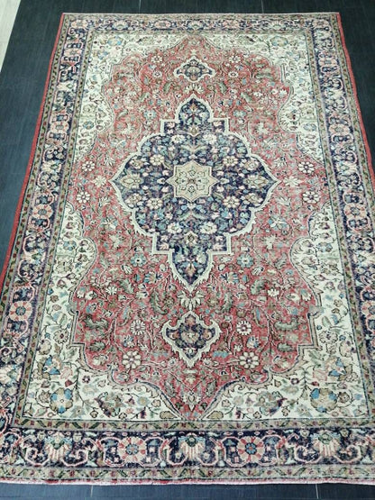 Vintage Persian Rug 6.9 x 10. 3 Muted Oushak Rug Muted Vintage  Rug Wool Oushak Rug Hand Made Rugs Vintage 7x10 Turkish Rug