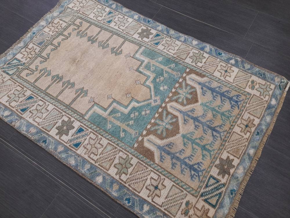 Muted Vintage Rug Muted Turkish 2.6 x 3.8 Rug Oushak Rug, Rustic Rug, Muted Rug, Vintage Turkish Rug, Farmhouse Rug, Vintage Rug, Wool rug